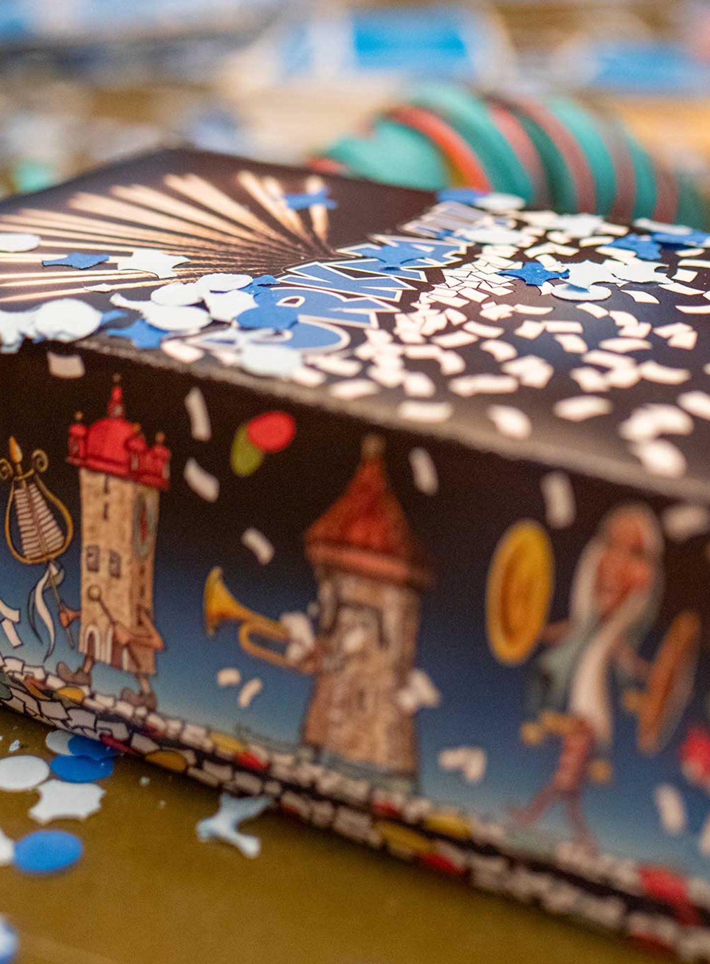 Urknall-Kartenspiel: Entdecke die Geschichte der Lozärner Fasnacht